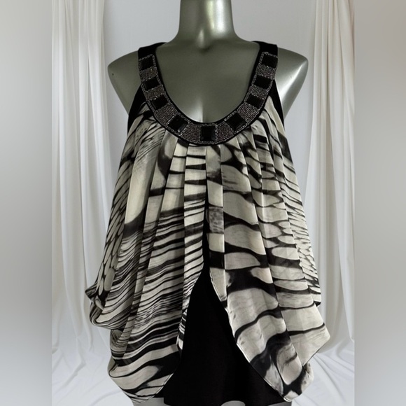 ✅Women’s  Embellished Flattering Blouse - Picture 1 of 13